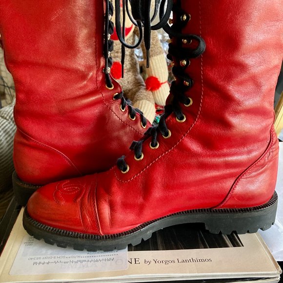 CHANEL One of a Kind A/W 1992 red leather lace up combat boots runway worn 38 - Picture 8 of 16